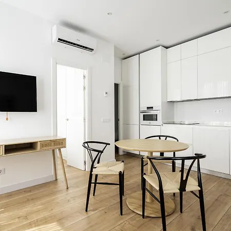 Apartamento Reformado En Metro Ibiza Alquiler Temporal Madrid Exterior photo