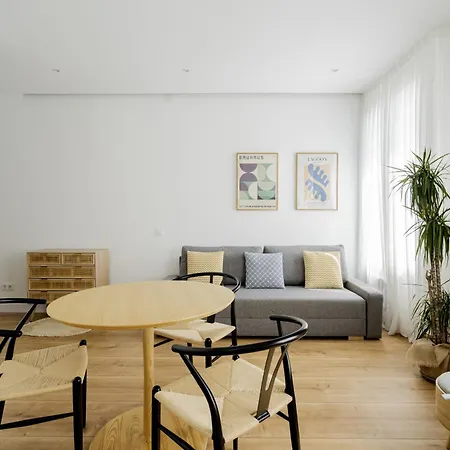 Apartamento Reformado En Metro Ibiza Alquiler Temporal Madrid Exterior photo