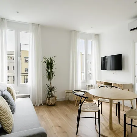 Apartamento Reformado En Metro Ibiza Alquiler Temporal Madrid Exterior photo